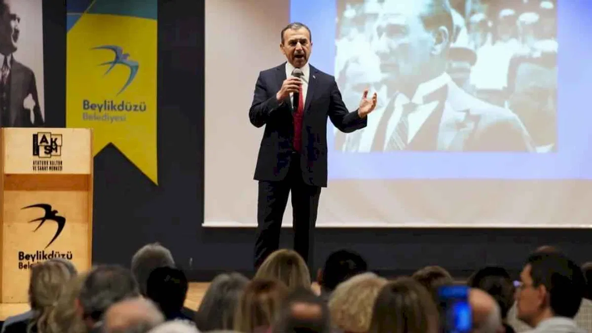 İstanbul Beylikdüzü’nde ‘Atatürk ve Cumhuriyet’ söyleşisi
