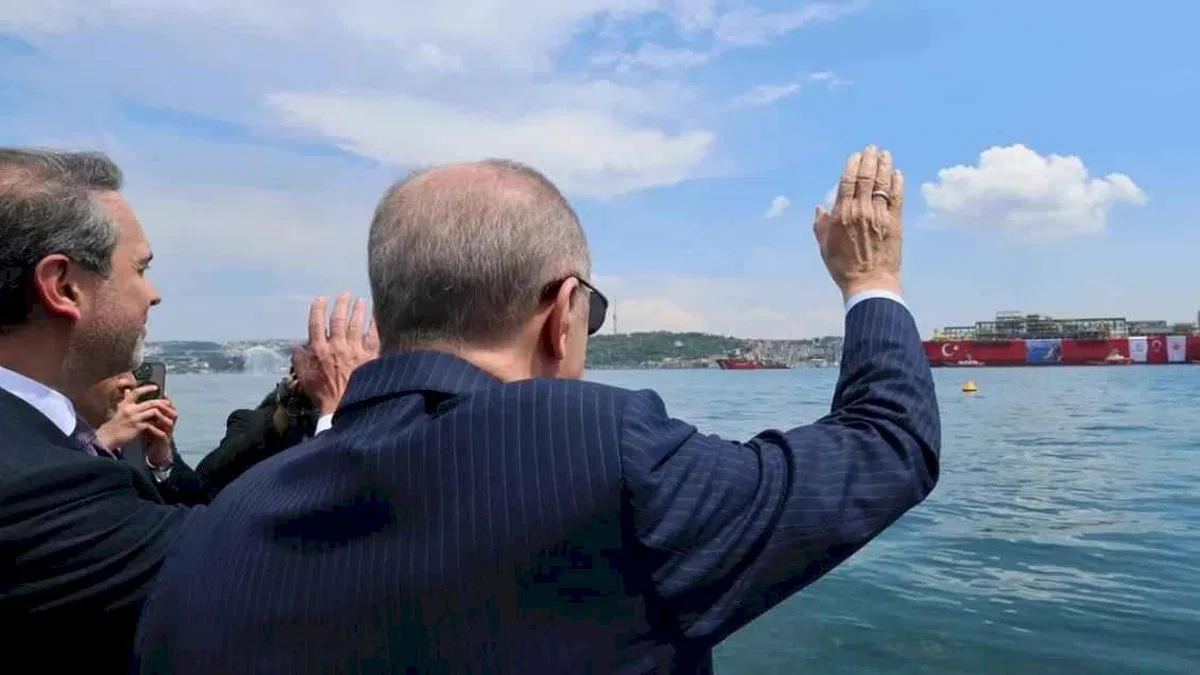 'Osman Gazi' Karadeniz'e uğurlandı