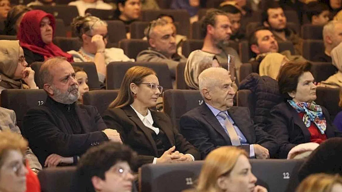 Mevlana aşkı salona sığmadı