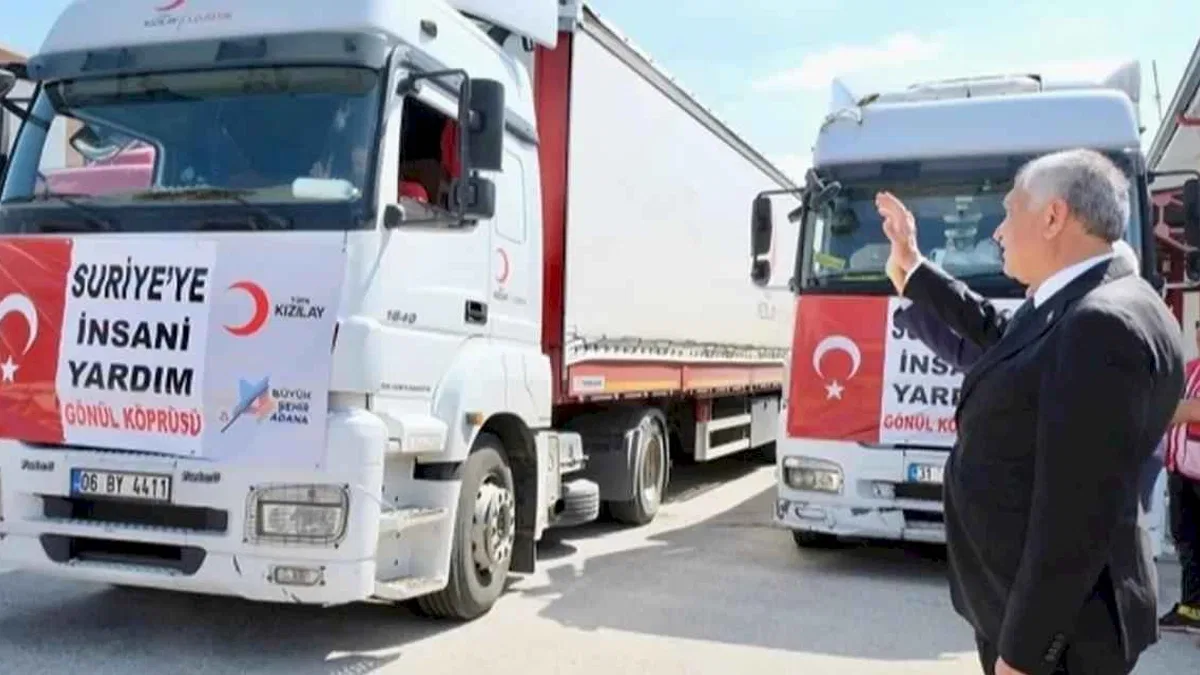 Adana Büyükşehir'den Suriye'ye 3 tırlık yardım