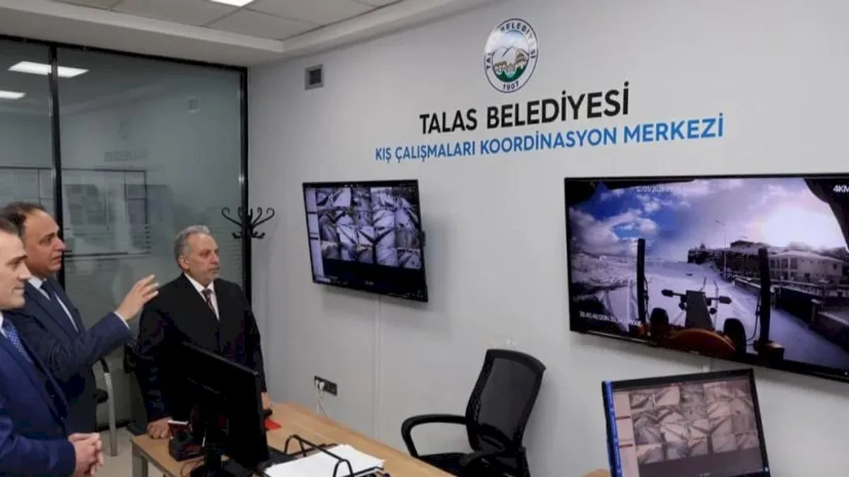 Kayseri Talas'ta kış çalışmalarına teknolojik takip