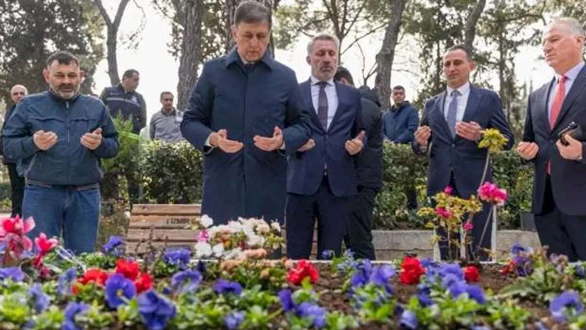 İzmir Kadifekale’de şehitler dualarla anıldı