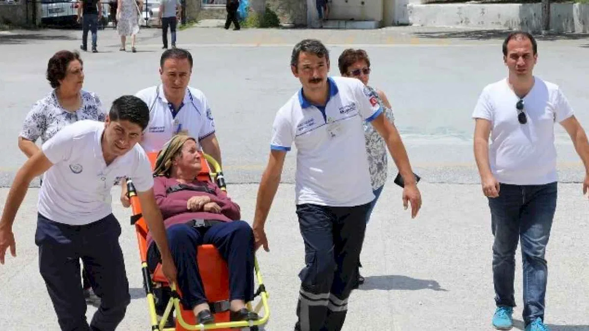 Muğla'da Büyükşehir ekipleri vatandaşları sandığa götürecek