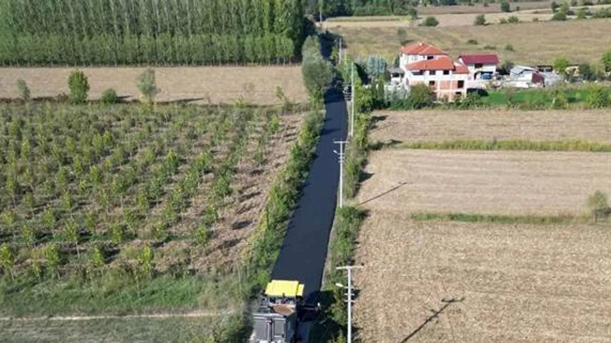 Sakarya Akyazı’da iki önemli güzergaha yeni çehre