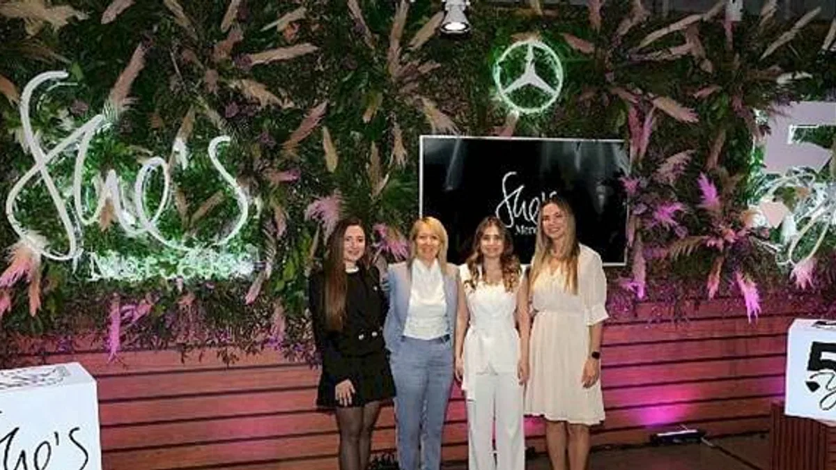 She's Mercedes 5 Yaşında!