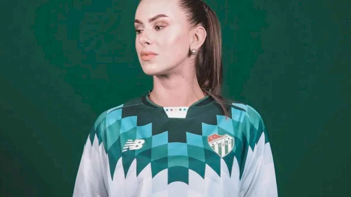 Bursaspor’un yeni sezon taraftar formaları ilgi görüyor