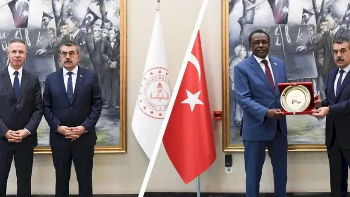 Bakan Tekin'den ülkeler arası iş birliği görüşmesi