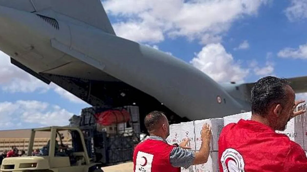 Türk Kızılay Ekibi Libya'daki Selzedelere Yardım İçin Bölgeye Ulaştı