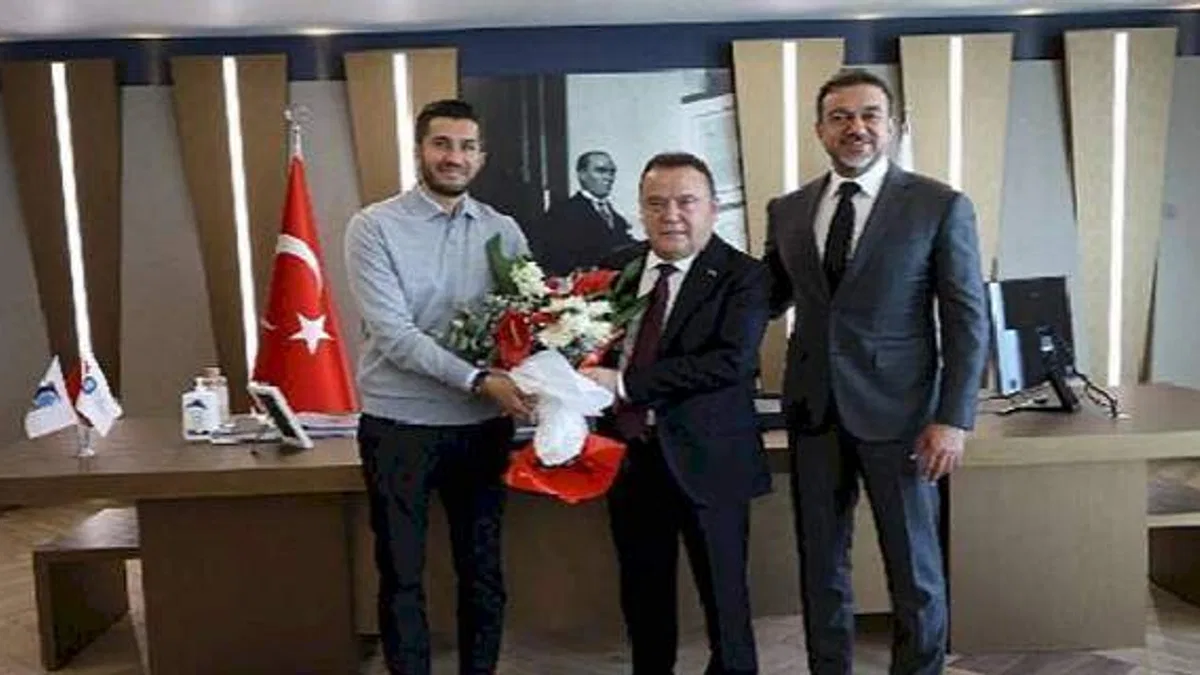 Antalyaspor'un yeni başkanı Sabri Gülel'den Başkan Böcek'e ziyaret