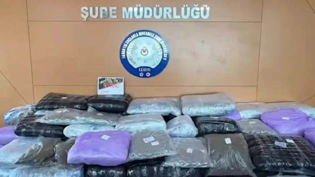 İzmir’de uyuşturucu operasyonu... 371 kilogram skunk ve esrar ele geçirildi