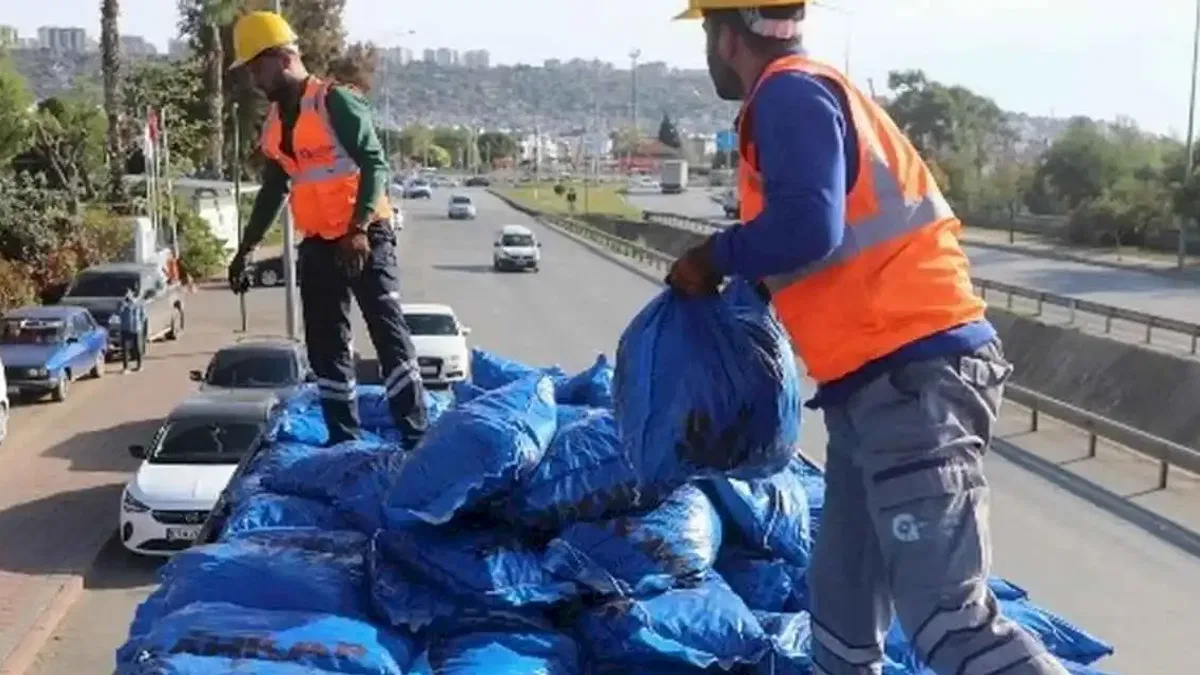 Antalya Büyükşehir’den kömüre sıkı denetim