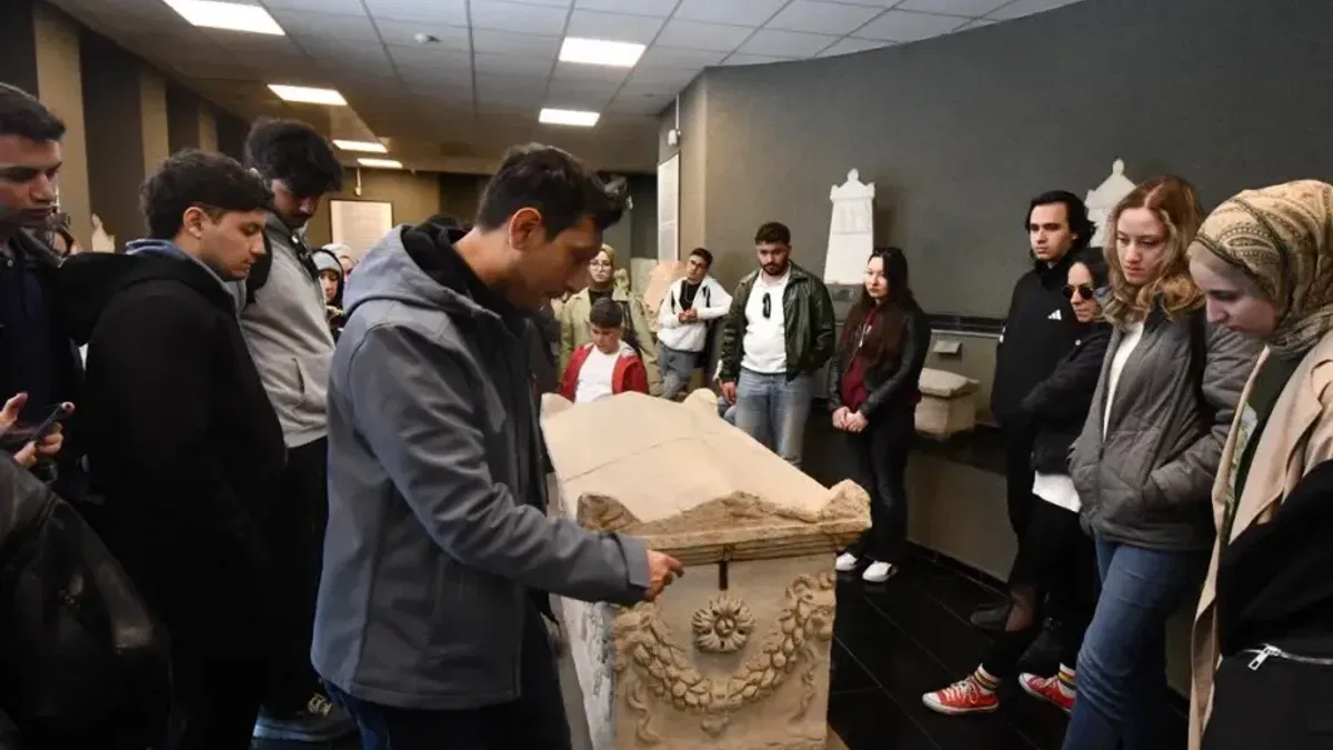 İzmir'de üniversite öğrencilerine Bergama ve Ödemiş gezisi