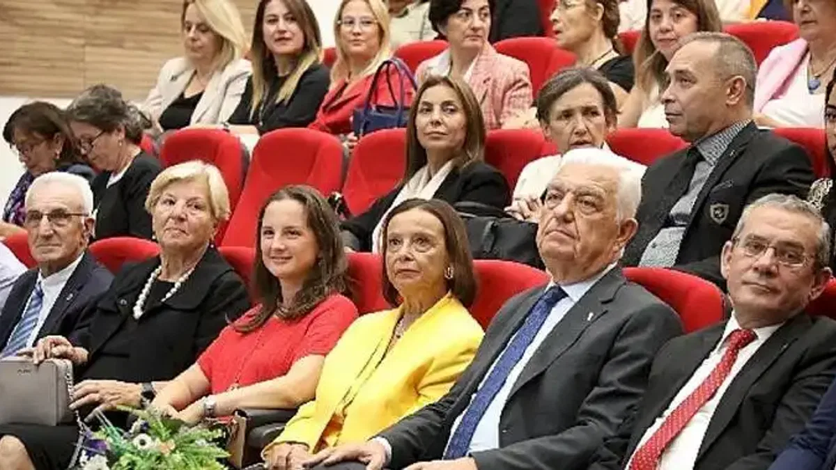 Cumhuriyet'e İz Bırakan Kadınlar Semineri Yoğun İlgi Gördü