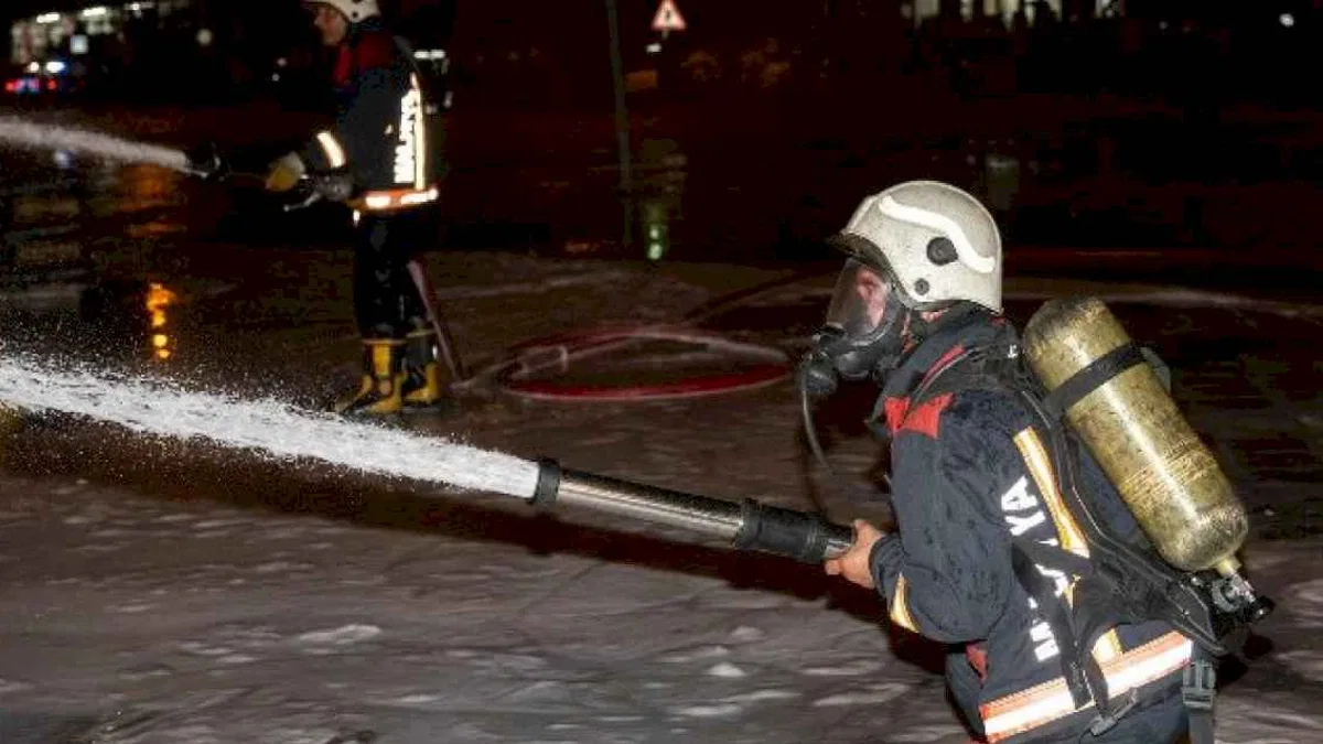 Malatya'daki yangına itfaiye ekiplerinden anında müdahale