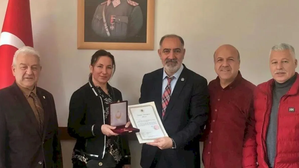 İstiklal Madalyası 102 yıl sonra sahibine ulaştı! O onur toruna teslim edildi