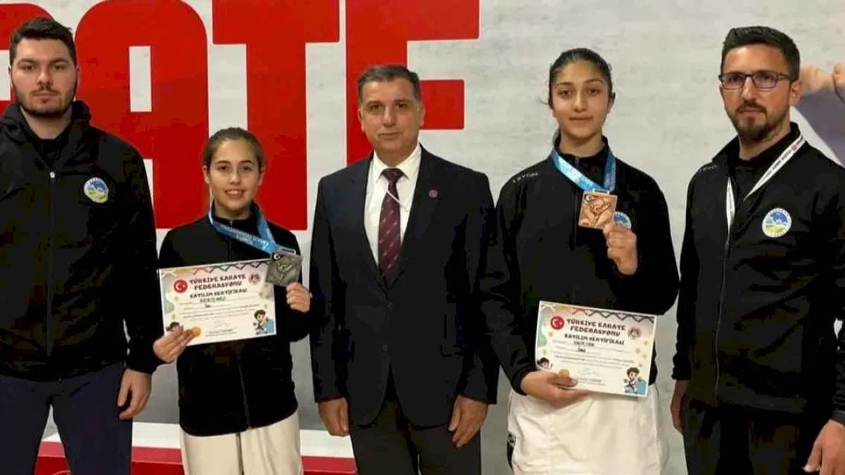 Sakarya Büyükşehir’den minderde çifte zafer!