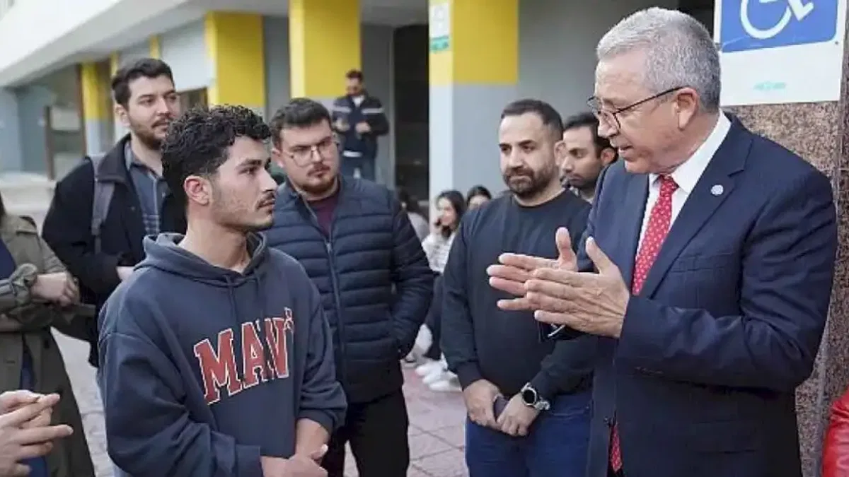 Rektör Prof. Dr. Budak sınavlara hazırlanan öğrencileri ziyaret etti