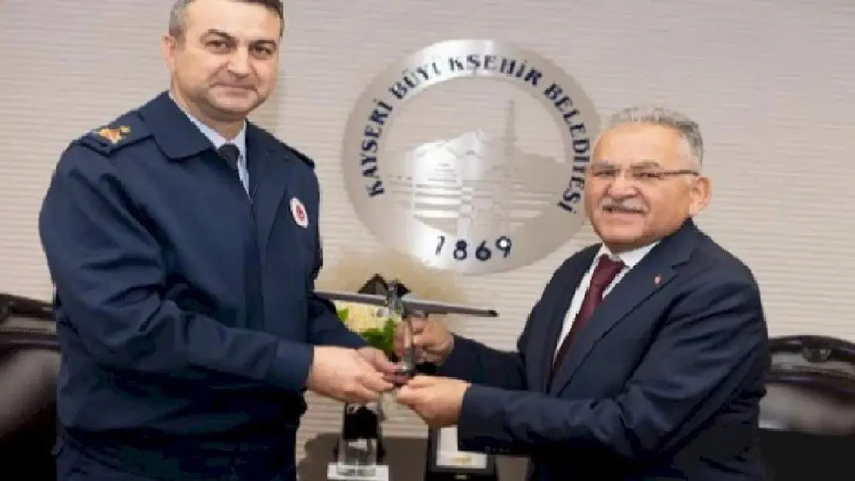 Garnizon'dan Büyükkılıç'a anlamlı hediye