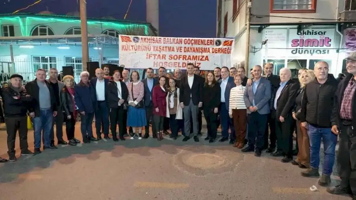 Manisa'da Başkan Zeyrek Balkan Göçmenleri ile buluştu