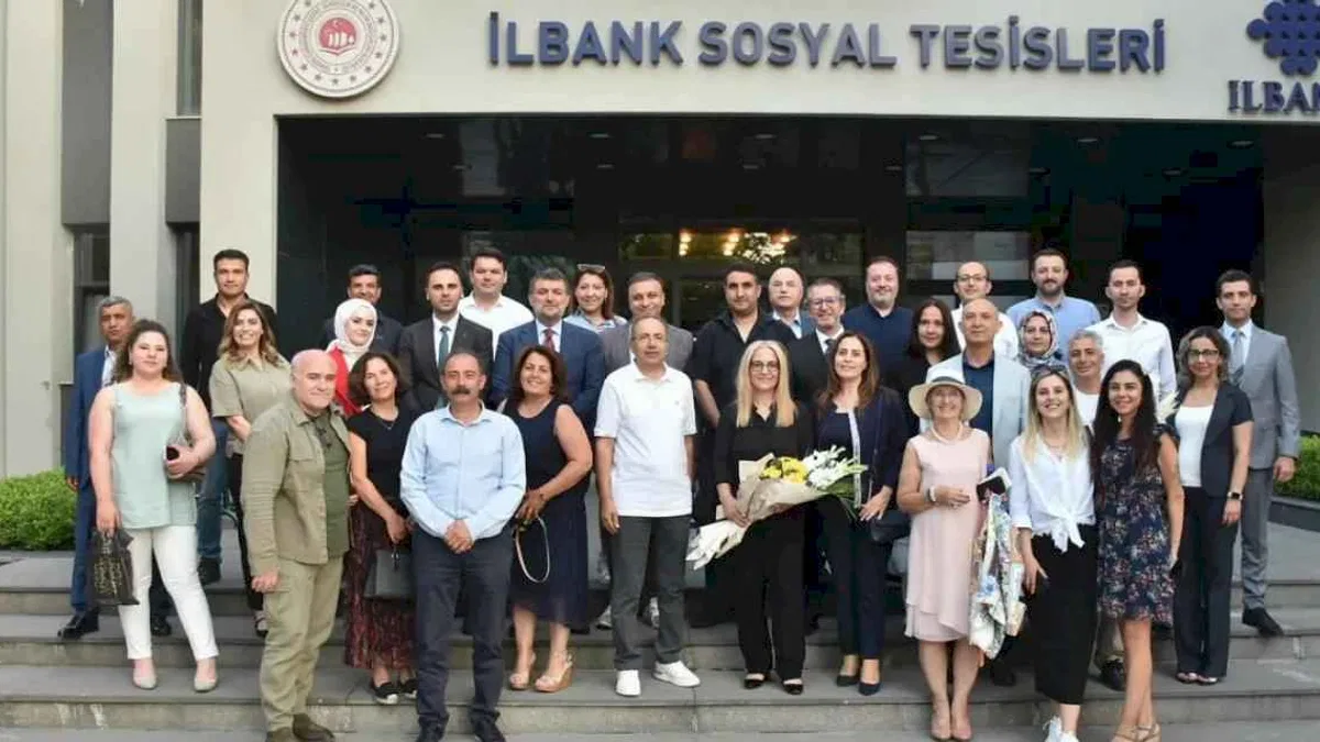 Ankara Üniversitesi'nden mezuniyet coşkusu