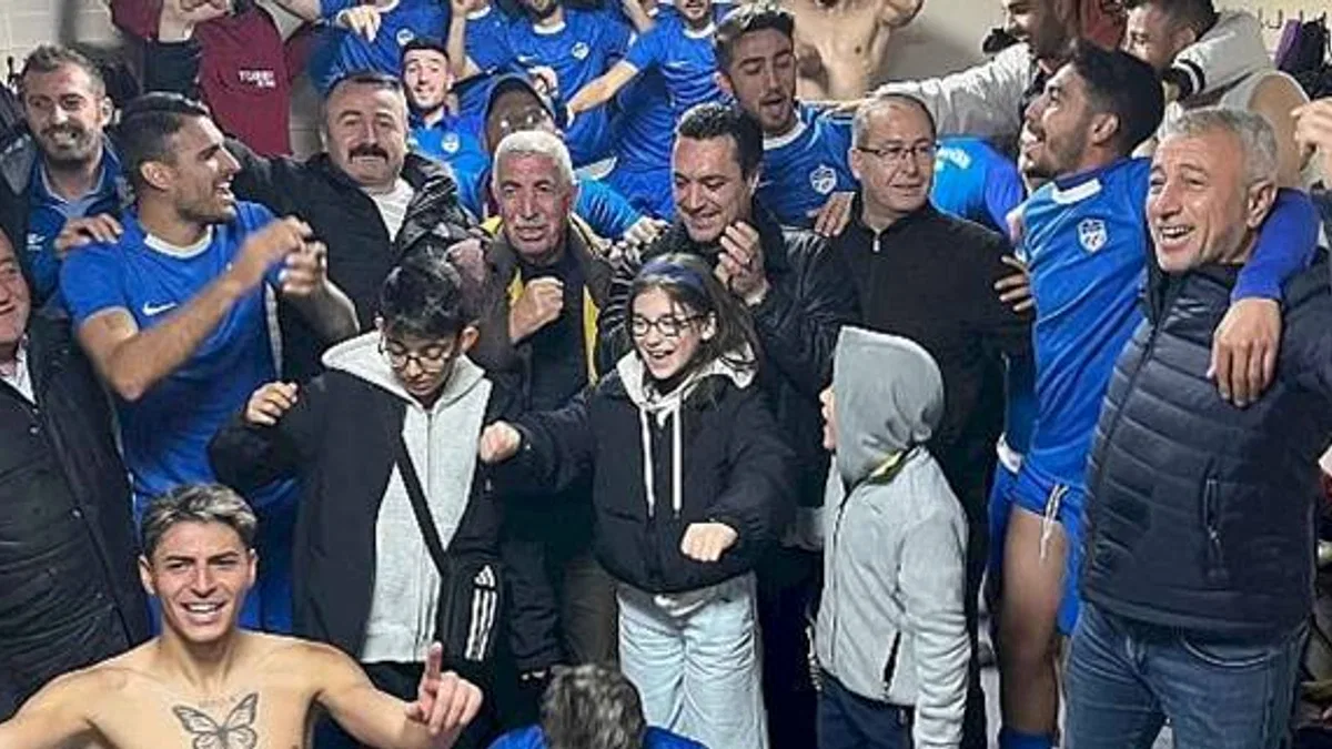 Kahramankazan Belediyespor Kavaklıderespor'u ikinci yarıda attığı gollerle mağlup etmeyi başardı.