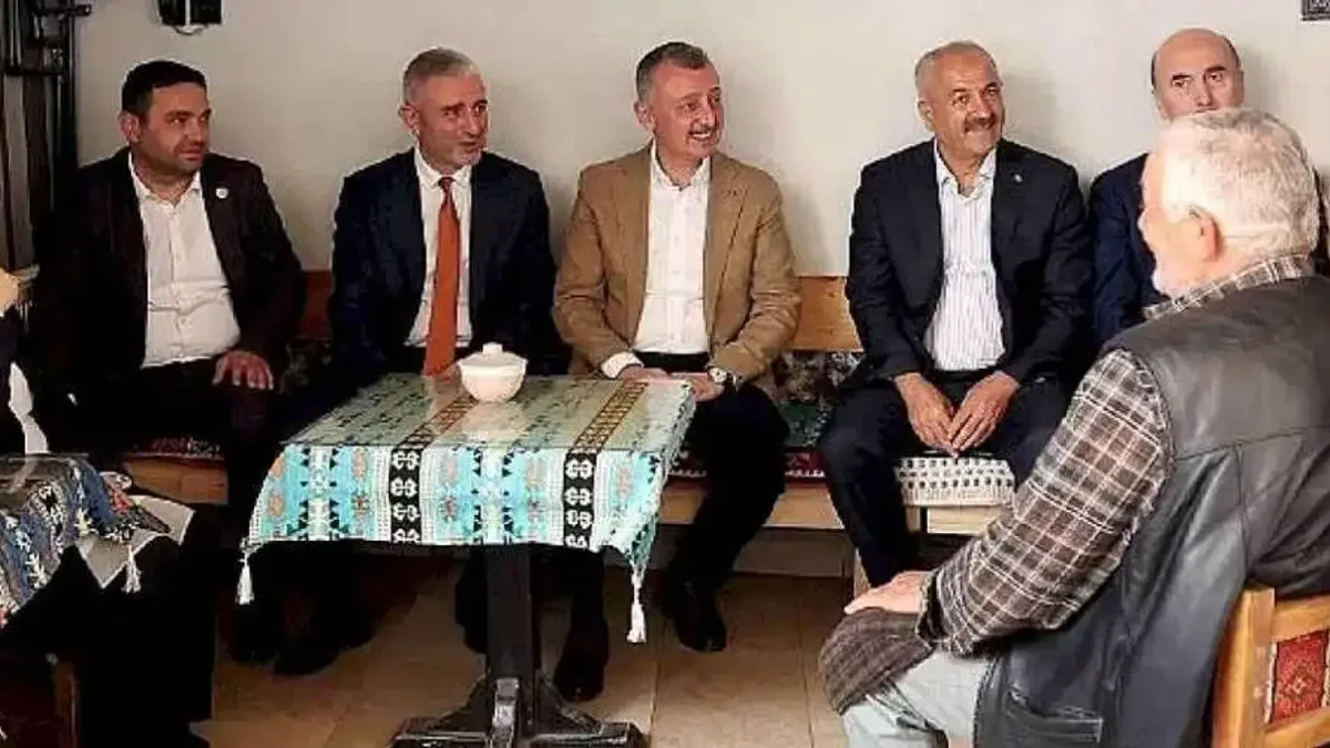 Başkan Büyükakın, Gebze çarşıda bulunan 1218. sokak ile 1102. sokakta esnaf ve vatandaşlarla buluştu