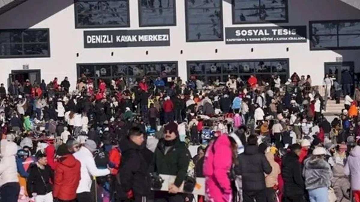 Denizli’de kayak merkezi ve teleferik hafta sonu doldu taştı