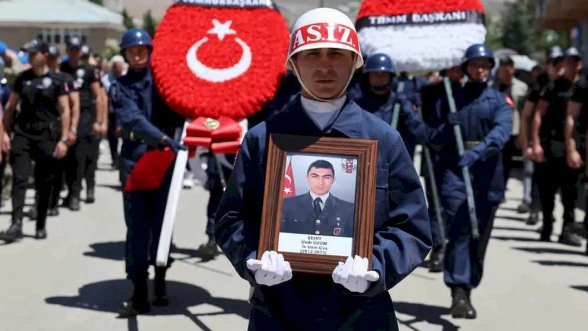 Şehit Uzman Çavuş Kayseri'de dualarla uğurlandı