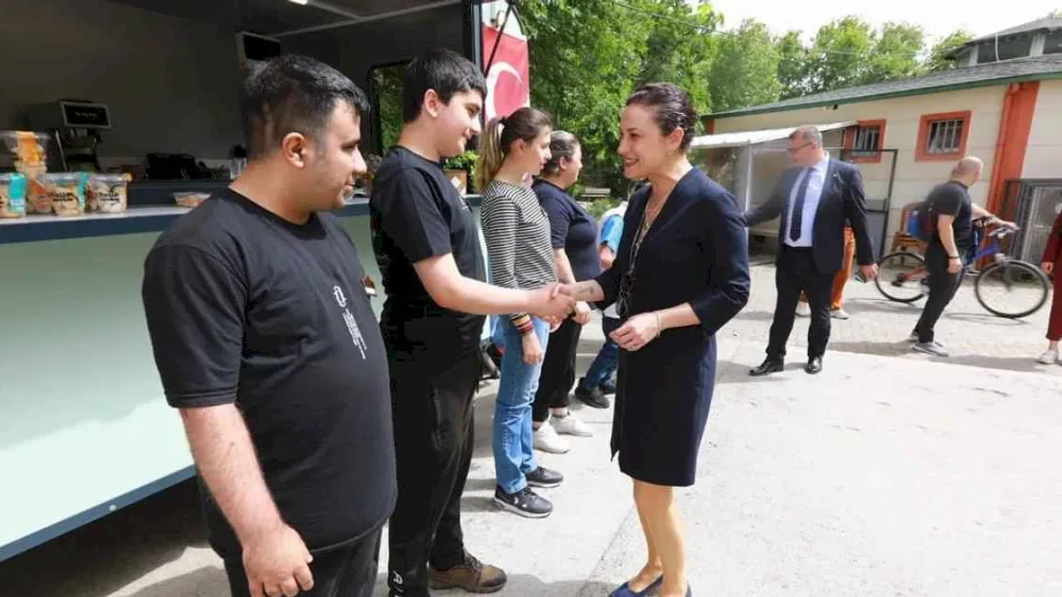 Başkan Sengel, Efes Selçuk'un engelsiz gençleriyle