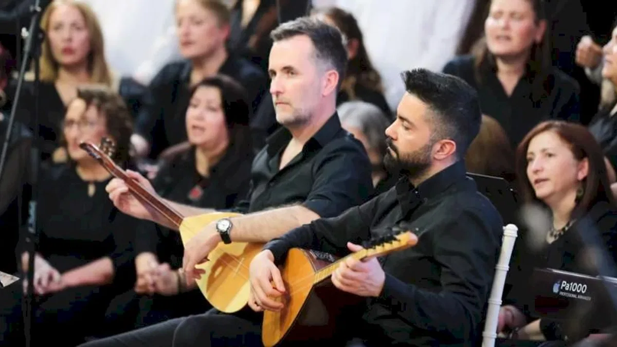 İzmir Aliğa'da Aşık Veysel Türküleri yankılandı
