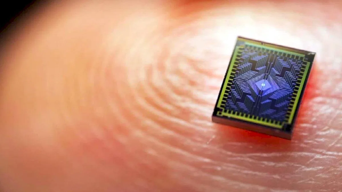 12 Kübit Kuantum Çipi Intel Tunnel Falls Duyuruldu