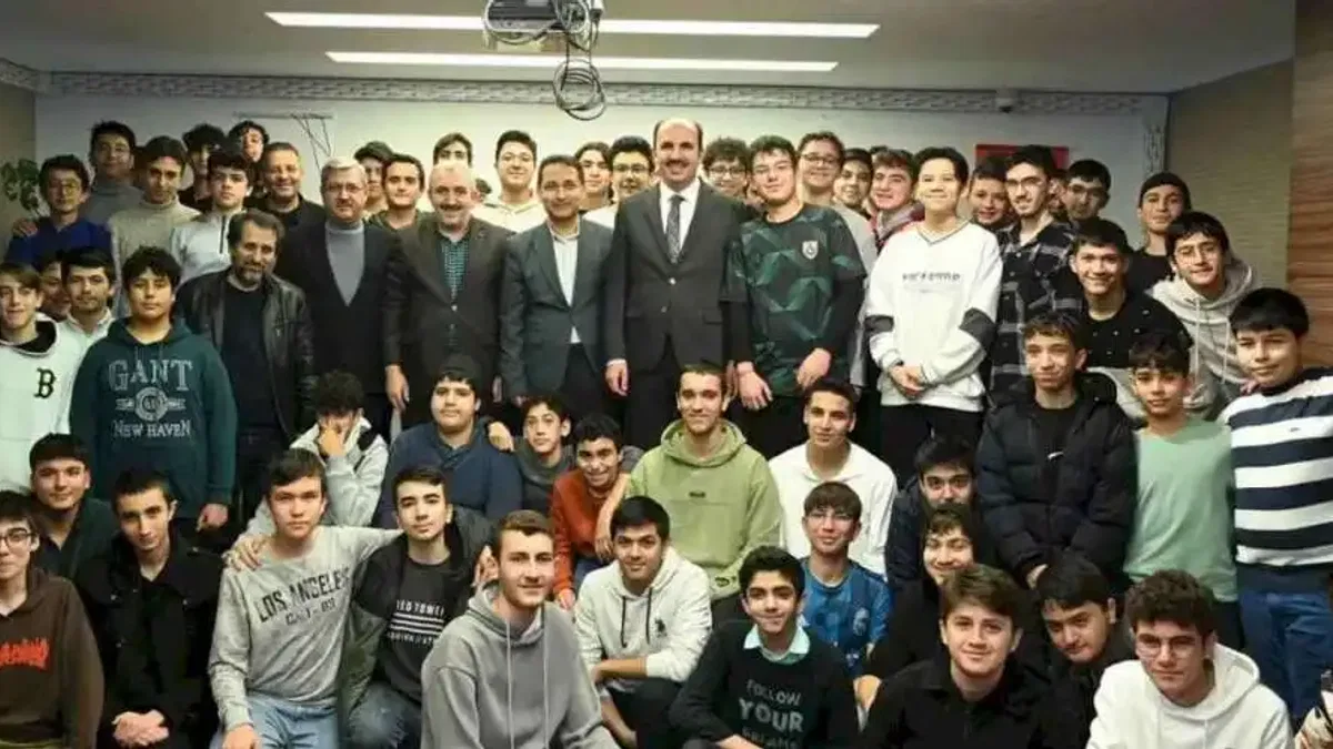 Konya'da Başkan Altay lise öğrencileriyle buluştu