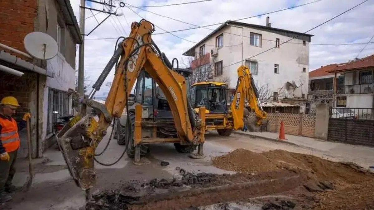 İzmir Büyükşehir'den Sarnıç’ta içme suyu yatırımı hızla ilerliyor