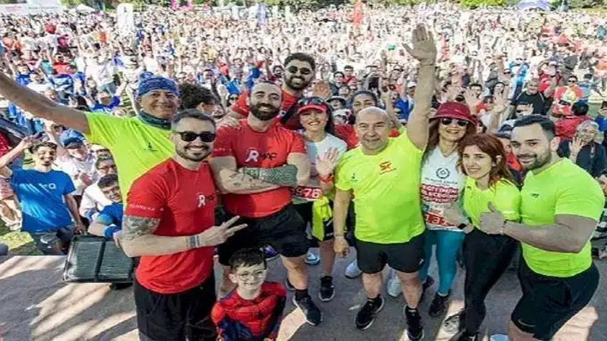 Dünyayı buluşturan maratona Kenya ve Etiyopyalı atletler damga vurdu Maraton İzmir 100'üncü yıl onuruna koşuldu