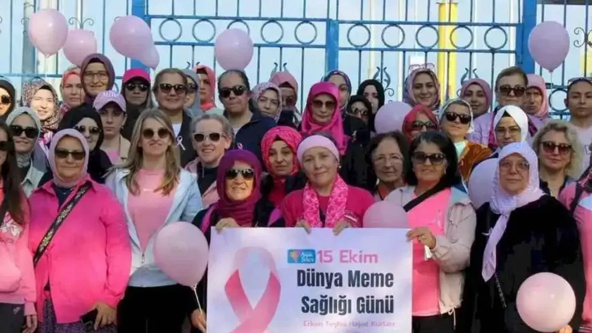 Kocaeli'de meme kanserine “pembe kurdele” ile dikkat çektiler
