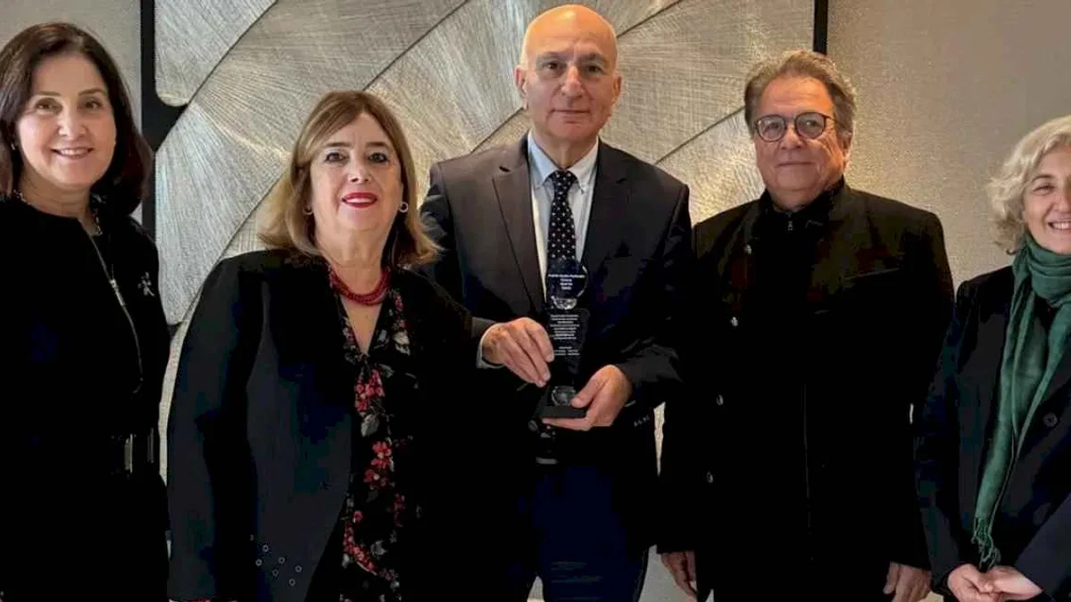 Vecihe Hatiboğlu Ödülü Dr. Mahfi Eğilmez’e sunuldu