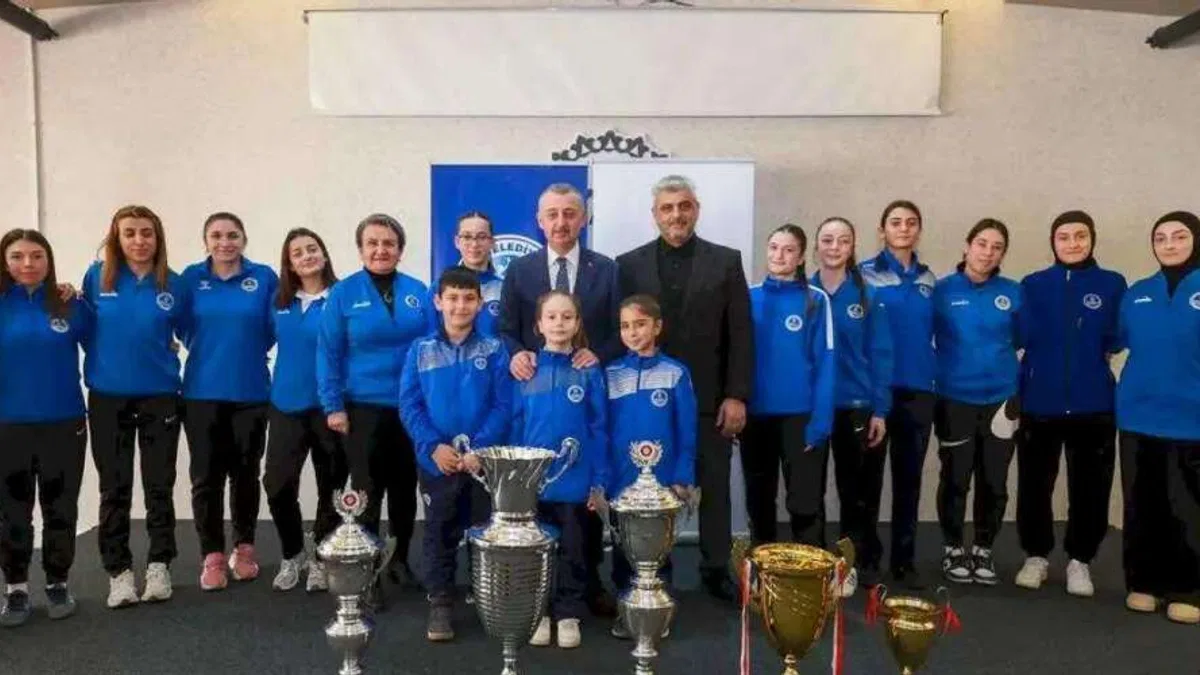 Kocaeli’de Kağıtspor’dan rekor başarı