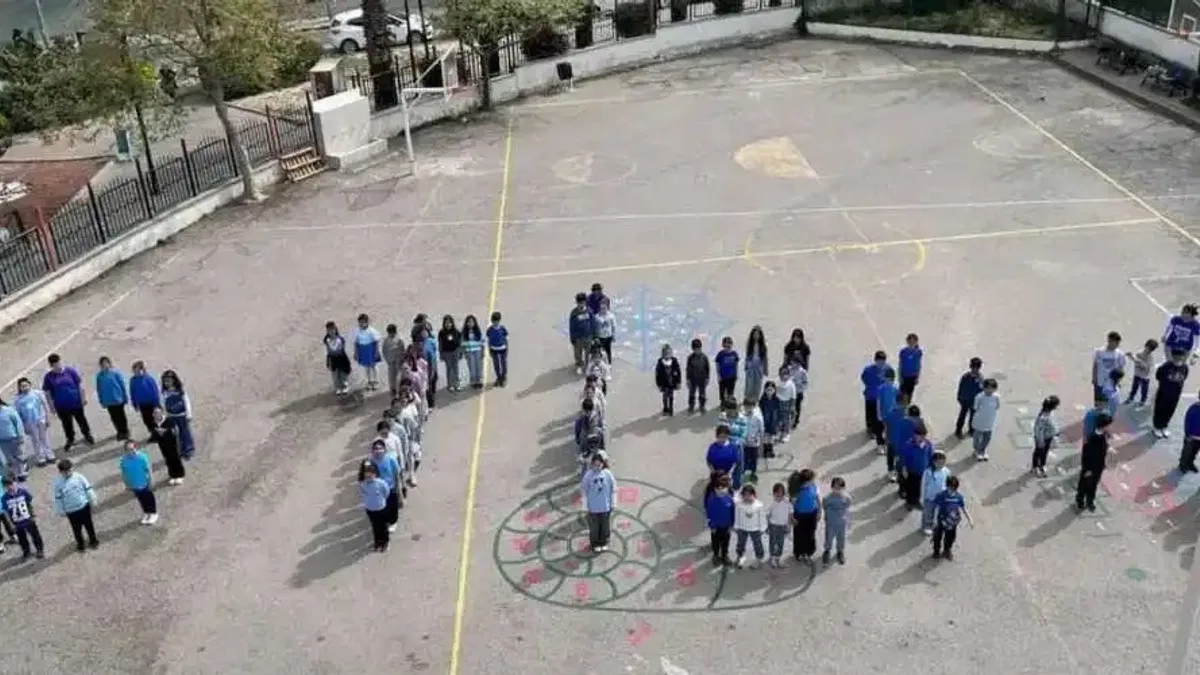 Manisalı öğrencilerden otizm farkındalığı