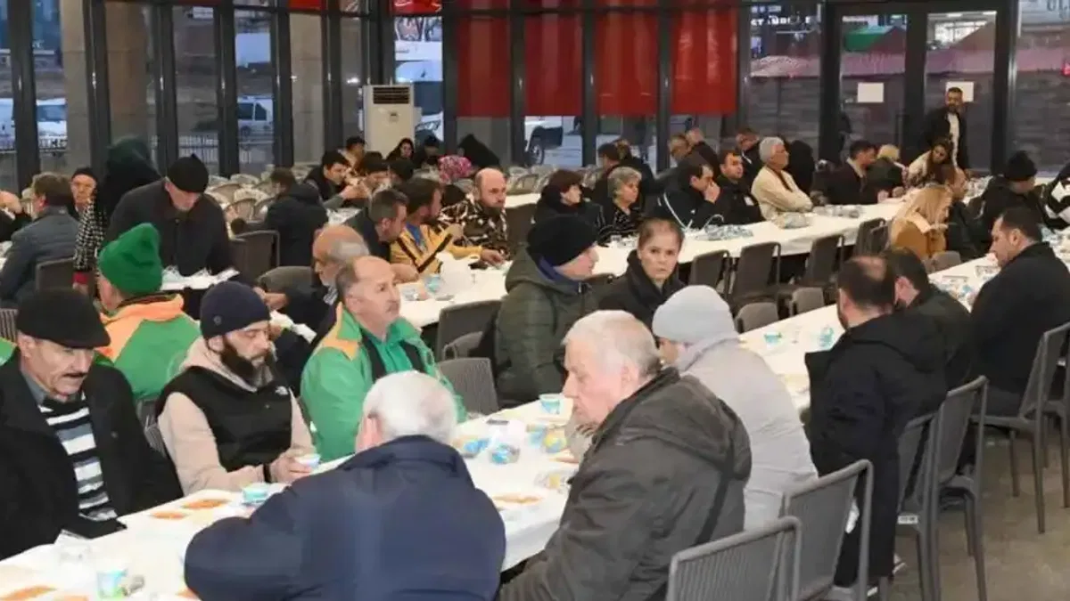 Bursa Osmangazi’de Ramazan bereketi: İhtiyaç sahibi ailelere 30 bin gıda paketi dağıtılacak!