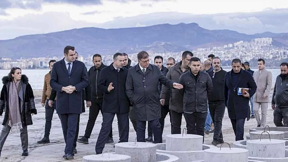 Başkan Tugay Kordon'daki çalışmaları inceledi "Kordon daha güvenli, yeşil ve konforlu olacak