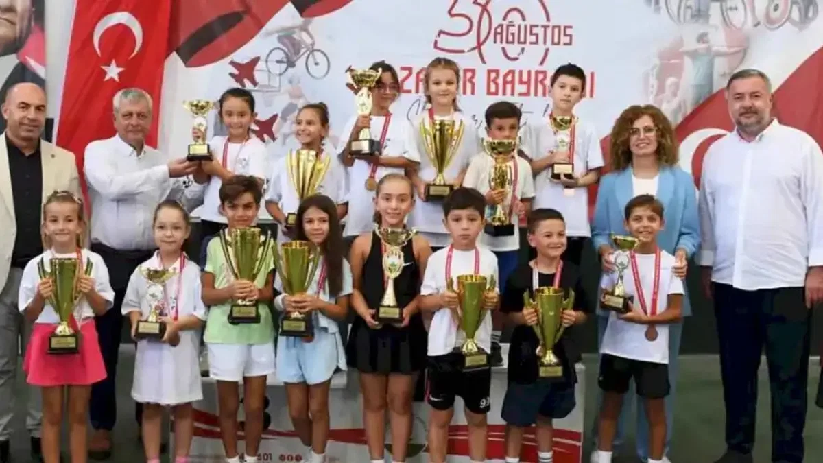 Bursa Osmangazi'de minik raketlerin kupa heyecanı