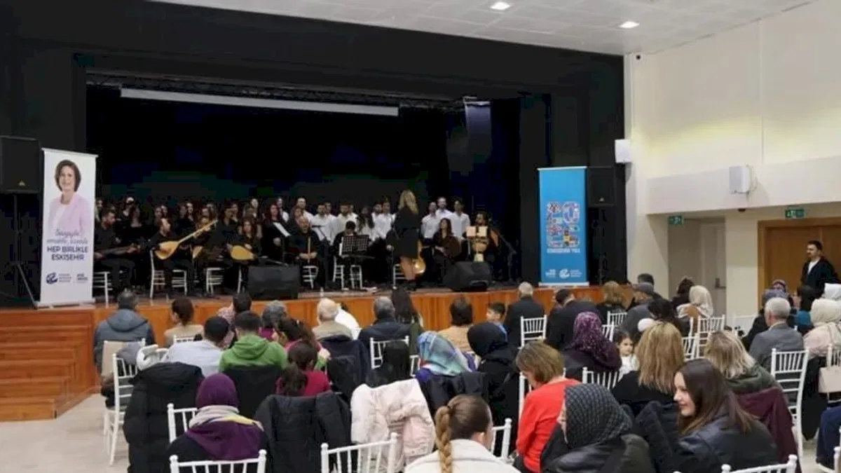 Eskişehir Büyükşehir Gençlik Korosu’ndan unutulmaz konser