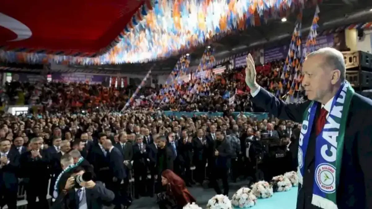 Cumhurbaşkanı Erdoğan: Karadeniz'in azmi ile çalışmaya devam