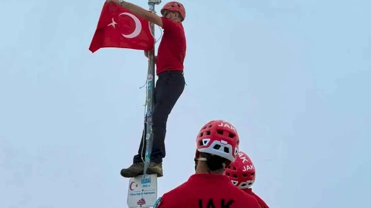 Jandarma kuruluşunu Uludağ’ın zirvesinde taçlandırdı