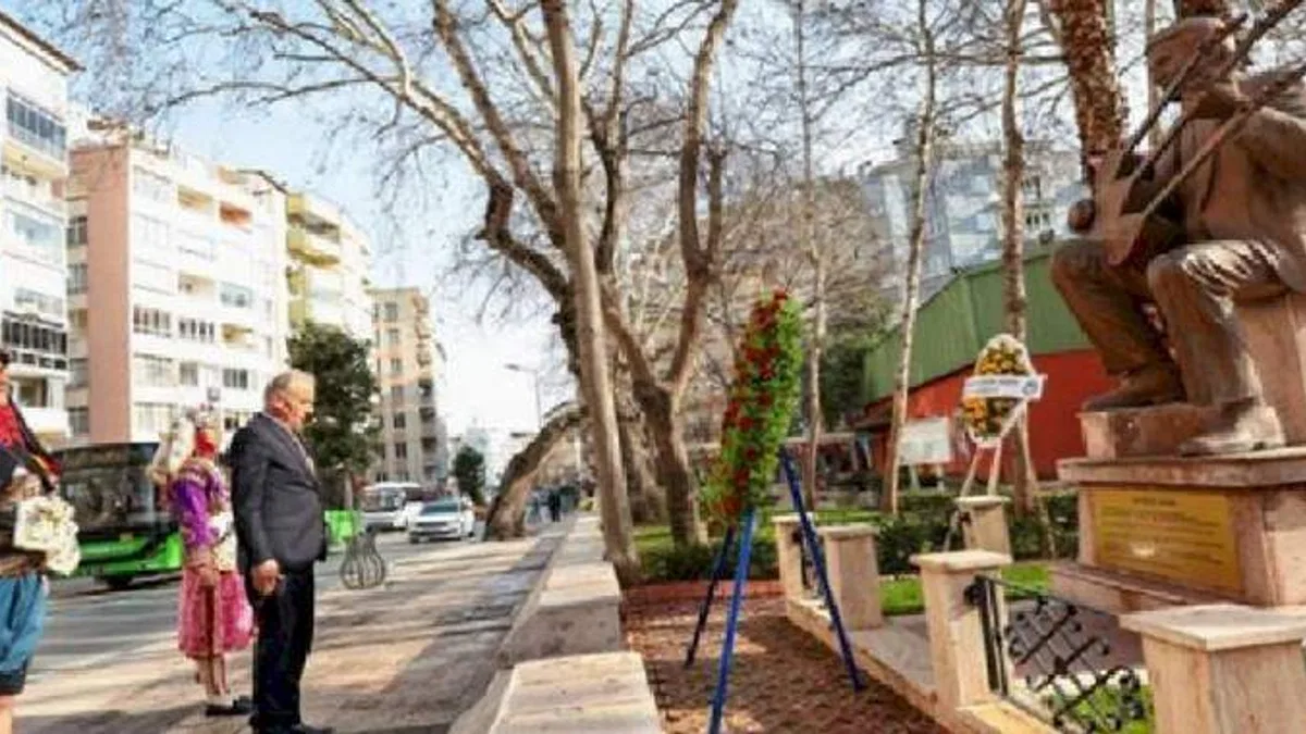 Halk ozanı Özay Gönlüm unutulmadı
