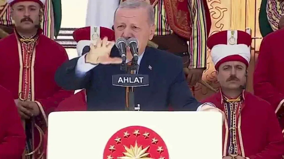Cumhurbaşkanı Erdoğan Ahlat'ta... Terörsüz Türkiye'de son düzlükteyiz