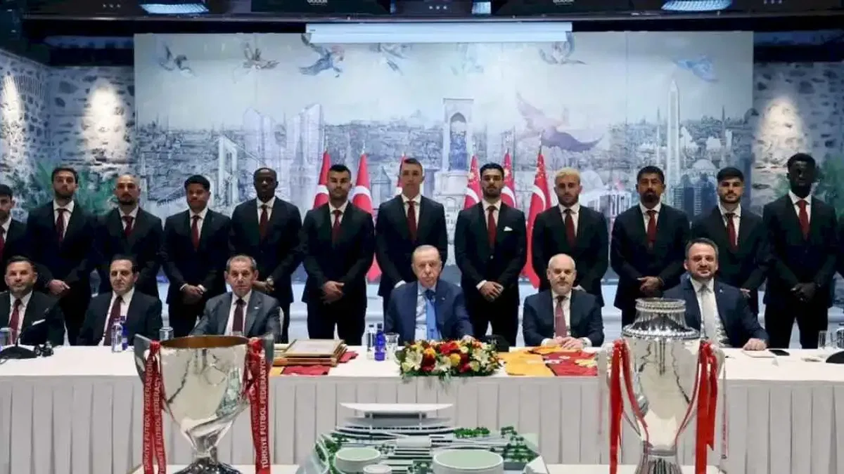Cumhurbaşkanı Erdoğan, Süper Lig Şampiyonu Galatasaray’ı ağırladı