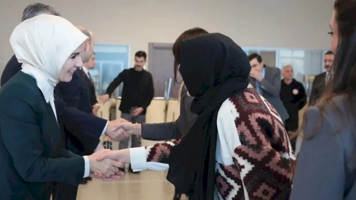 Bakan Göktaş, personeli ile bayramlaştı
