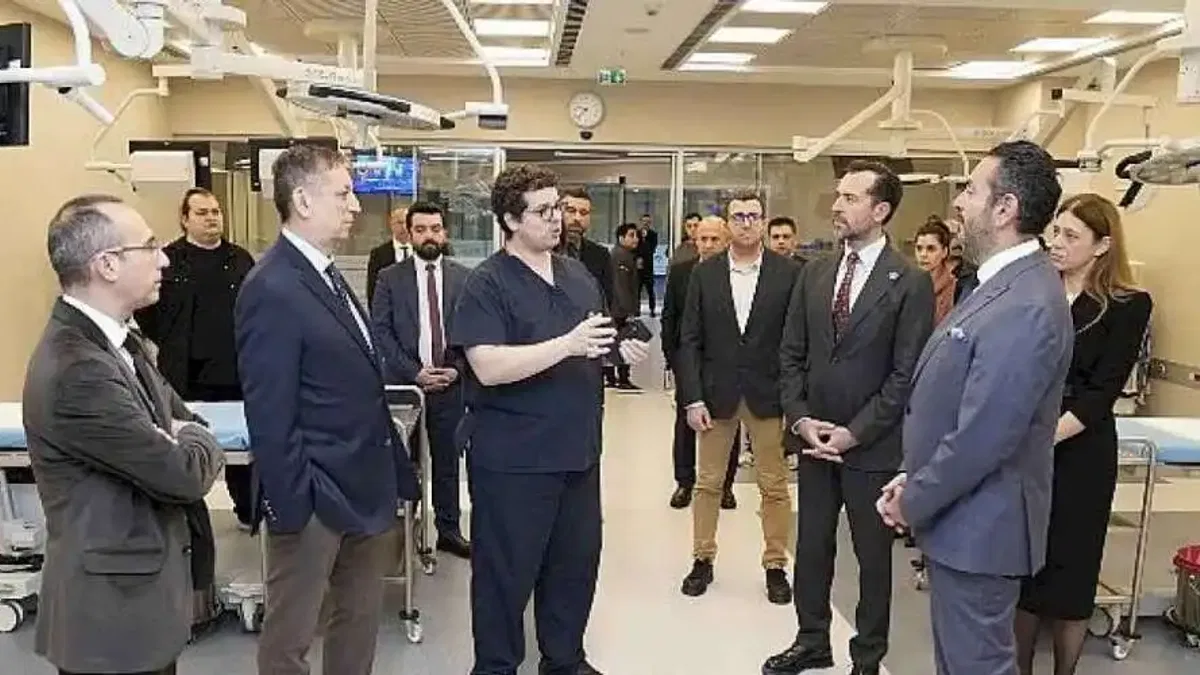 Medtronic, Koç Üniversitesi Hastanesi ve RMK AIMES, Robotik Asiste Cerrahi Alanındaki İş Birliği ile Türkiye'de Bir İlke İmza Atıyor