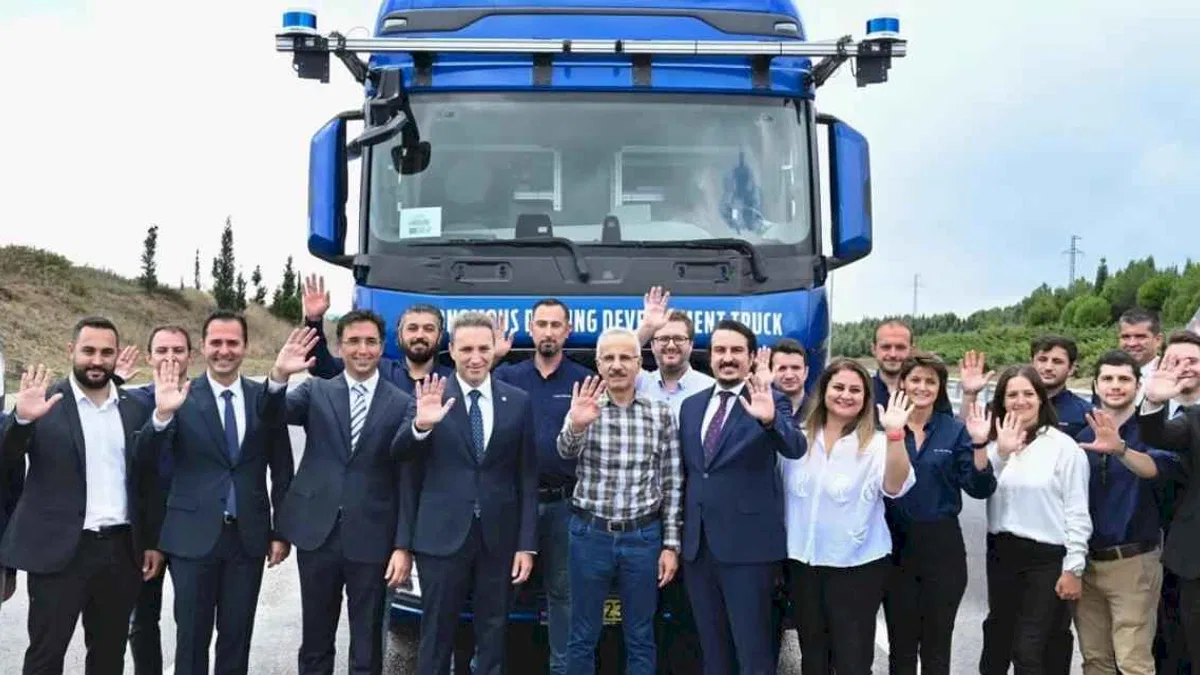 Otonom kamyon akıllı yollarda